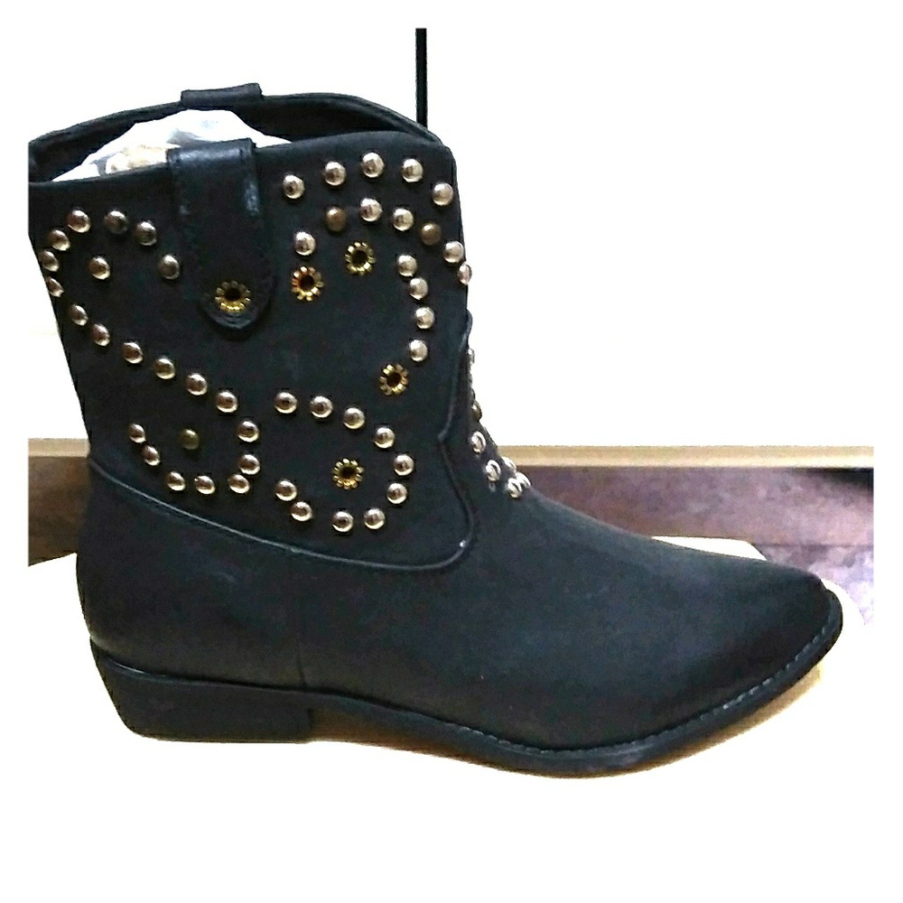 NEW WILD DIVA STYLISH STUDDED COWGIRL ANKLE BOOT